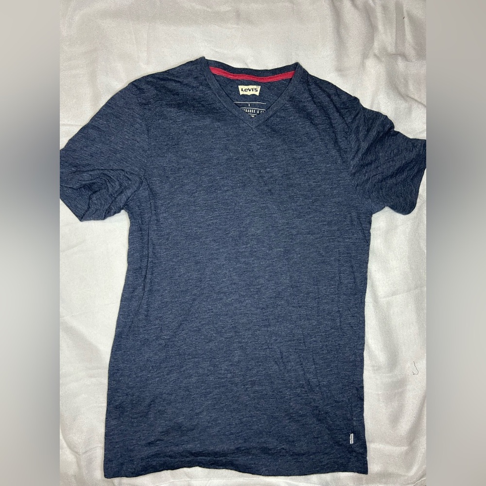 Levi’s men’s navy blue tee small
